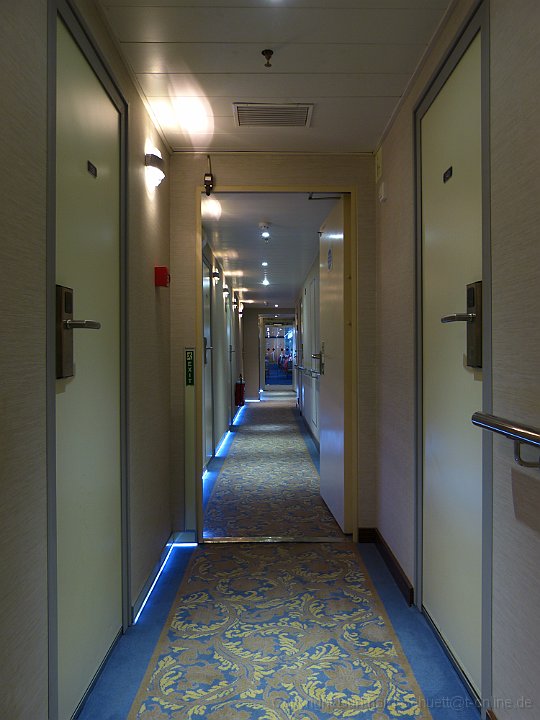 13 Corridors 0009.jpg